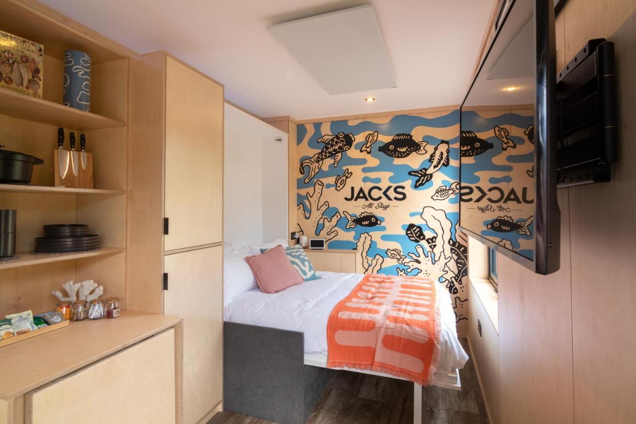 The Reef - Unique Hot Tub Cabin In Millport Extérieur photo